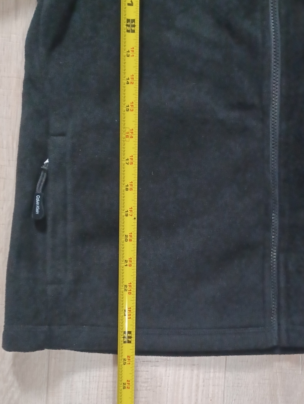Medium CALVIN KLEIN black fleece jacket with full zip close & zip pockets. Cozy - Picture 9 of 15
